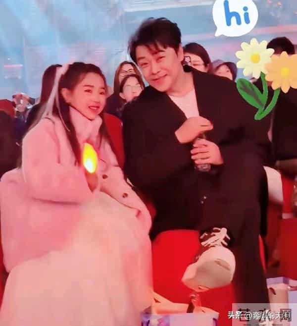 陈思诚和小酒窝聊天了，他一脸宠溺就像看着儿媳妇！