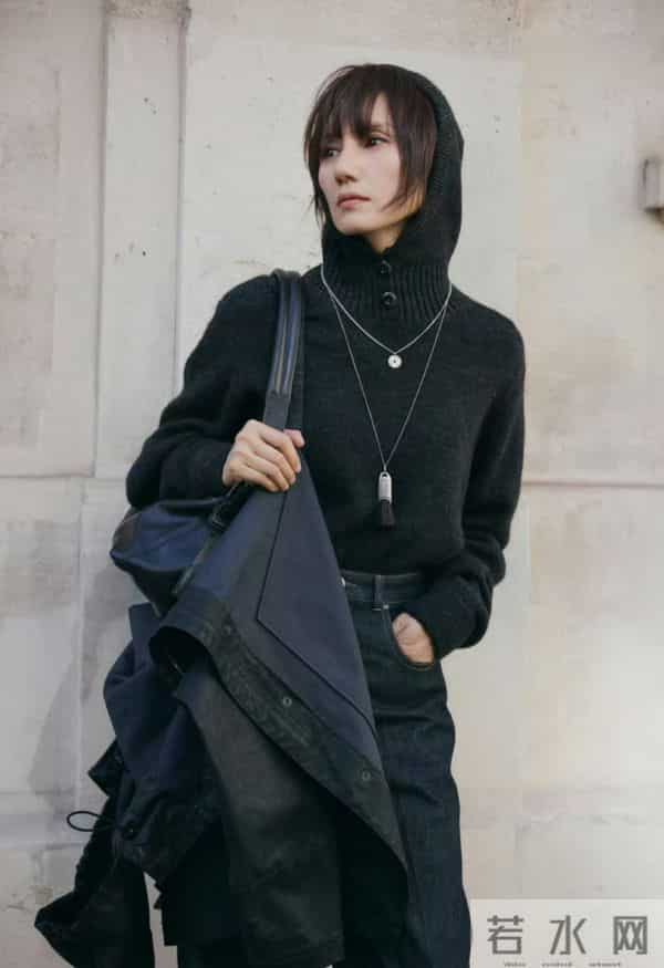 袁泉才是极简风穿搭标杆：基础款+配色干净，秋冬照穿高级感拉满