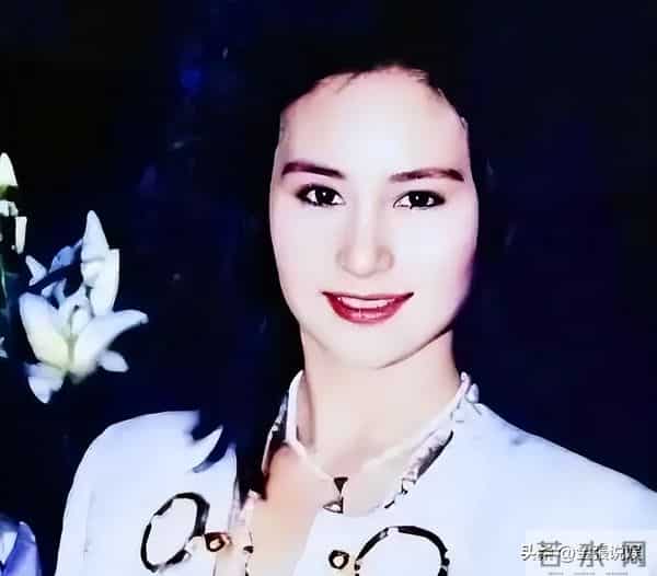 何超琼近况曝光，生图满头白发还有老年斑，和澳门大会判若两人