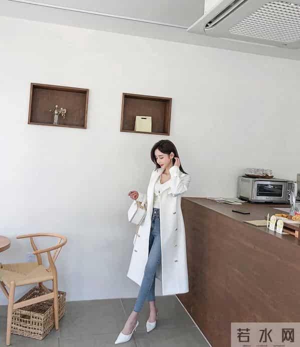 孙允珠 绞花碧螺白上衣修身牛仔裤