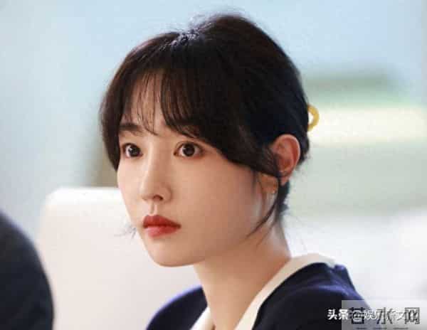 一天三瓜个个离谱:男星复出被举报,女星被曝同居!白百合开撕!