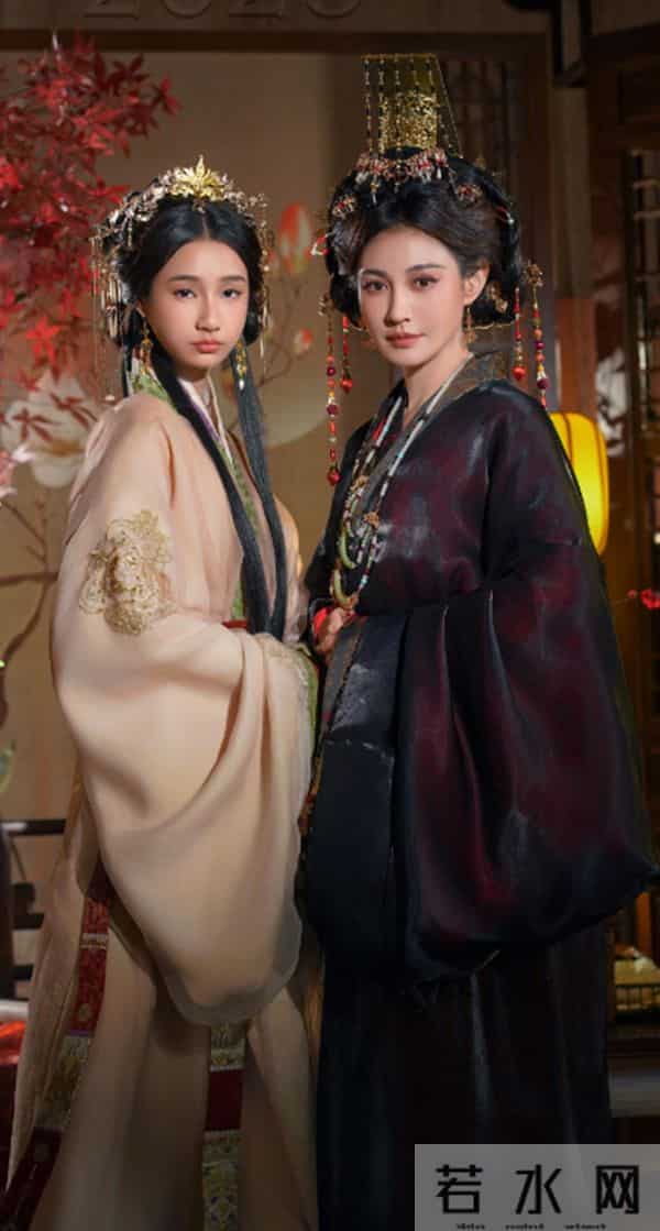 杨雪晒16岁女儿,有有完美避开爸爸普通基因,一张初恋脸好漂亮