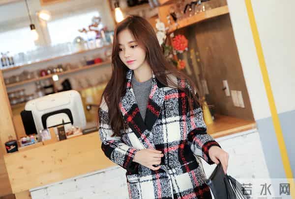 孙允珠——简约圆领毛衣&西装领格子外套