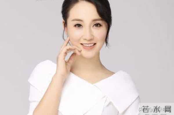 朱赤丹：结婚多年无儿无女，45岁辞职选择创业，因考试压力大痛哭