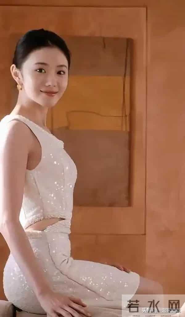 刘浩存绝美性感，气质封神惊艳瞬间