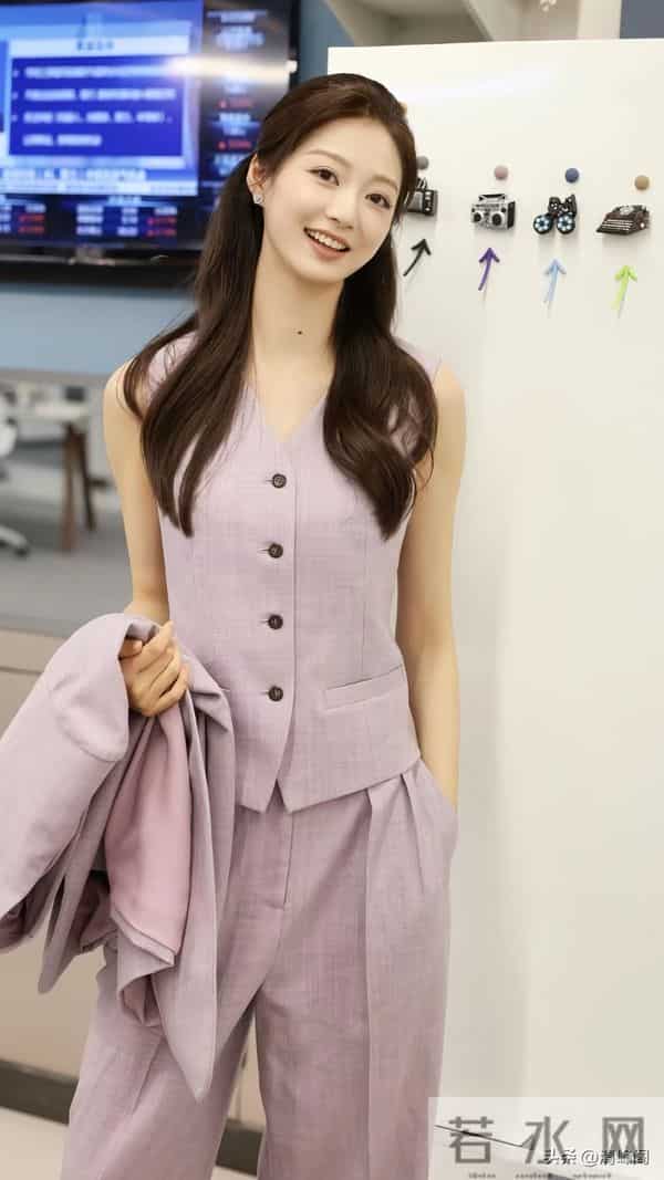 新晋花旦冯琳，主持界一股清新又靠谱的青春风暴。