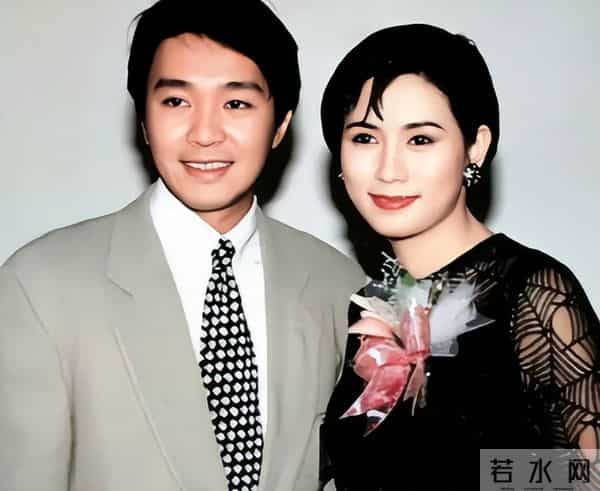 周星驰，最放不下的不是朱茵，也不是莫文蔚，而是嫁给别人的她