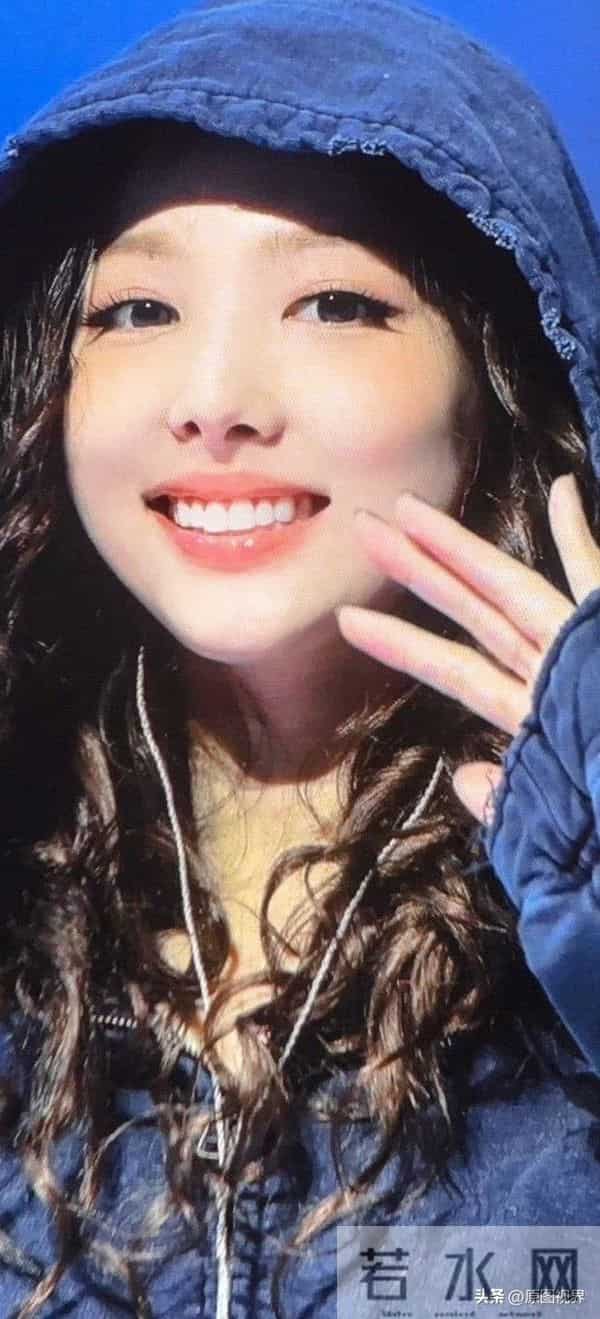 娜年今日——林娜琏时尚写真大图