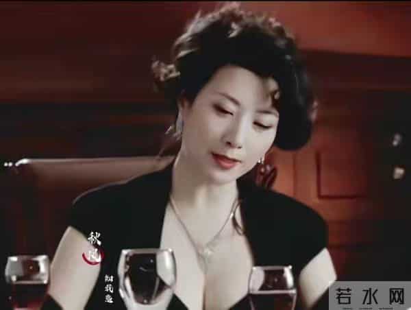 王静绝对是国内女演员中最媚最有气质的，有一种特有的高贵气质