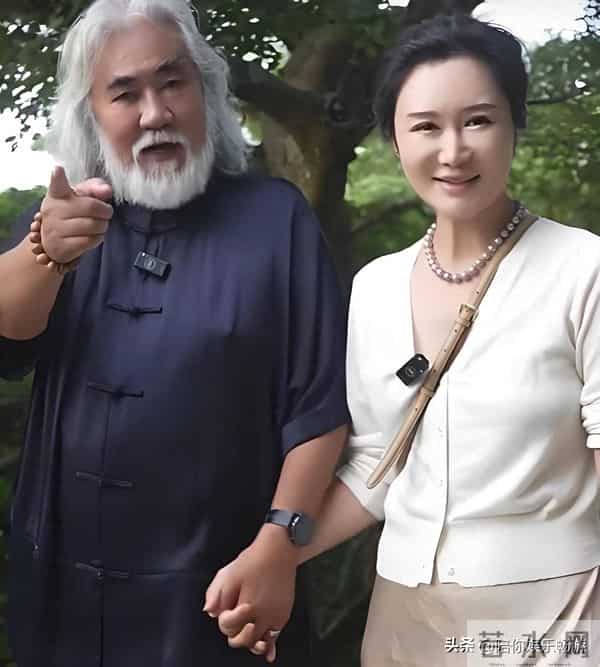 老夫少妻苦不堪言，74岁张纪中遇难题，杜星霖忍不了已发飙！