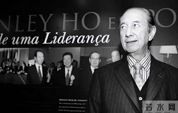 赌王去世5年，再看被何超琼抚养的“私生子”，他这盘棋下的真大