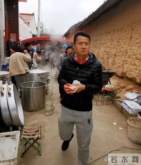 张颂文说对了,不拍戏就“消失”的演员李嘉明,已走上另一条大道