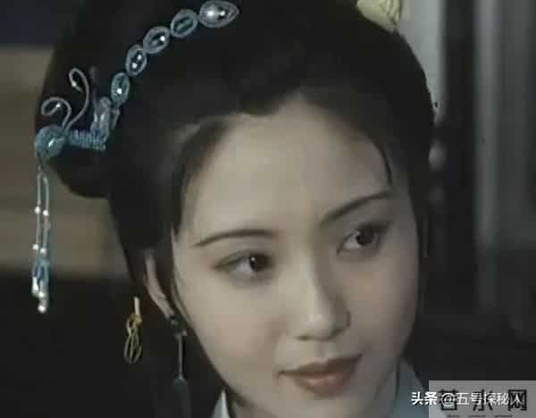 不拍吻戏，不嫁豪门，30岁自毁前程演妈妈，丈夫是她叛逆的后盾