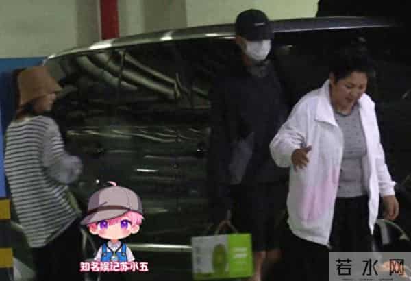 疑似邢菲新恋情曝光 开车现身男演员徐方舟小区