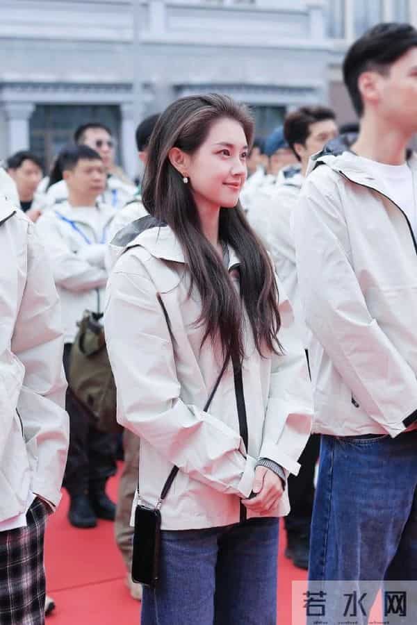 终于理解为什么叫她“短剧颜值天花板”了!温婉大方,素颜超级美