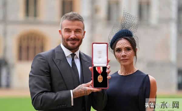 恭喜！50岁贝克汉姆正式授勋，西装可以纪念一辈子