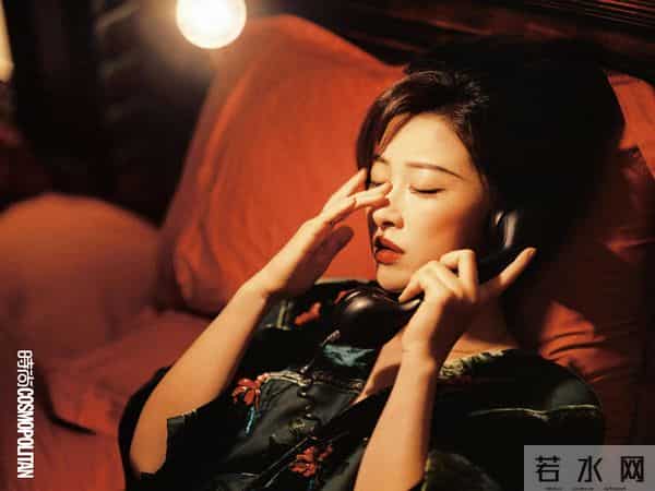 朱珠用全英文采访教翁青雅做人，41岁的她能力强，还是个好妈妈！