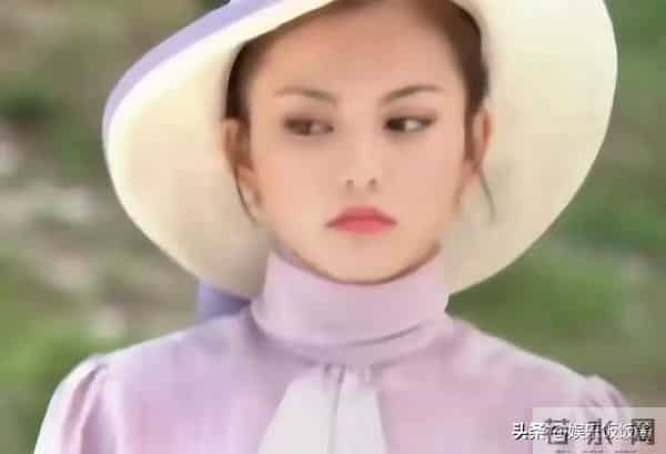 李湘终于要开始减肥了？深夜晒年轻时美照，眉眼神似刘亦菲