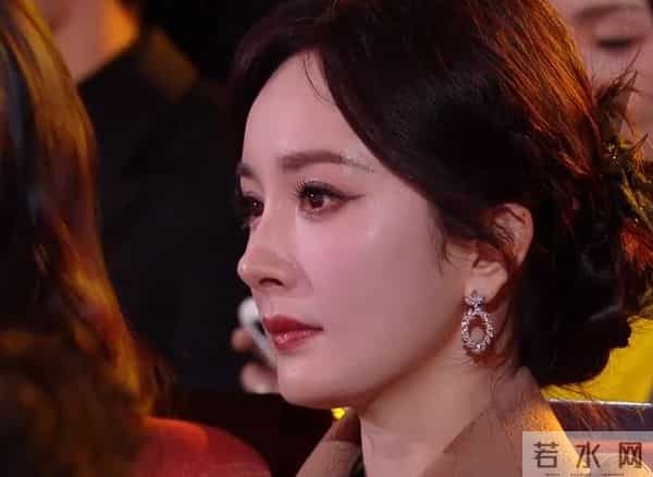 被“艳压”8年,杨幂再次官宣新消息,已是赵丽颖高攀不起的存在