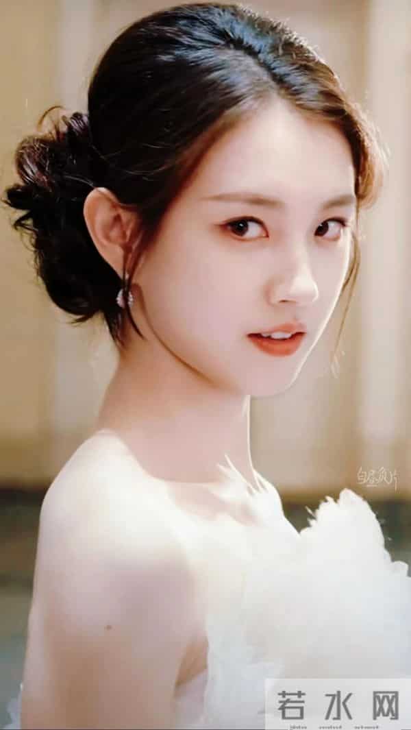 终于理解为什么叫她“短剧颜值天花板”了!温婉大方,素颜超级美