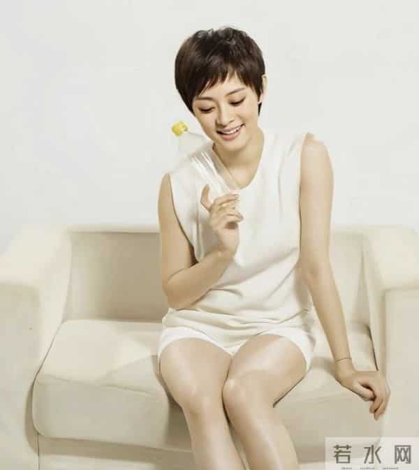 43岁孙俪街头被偶遇,打扮很知性很有女人味,身材真的很好