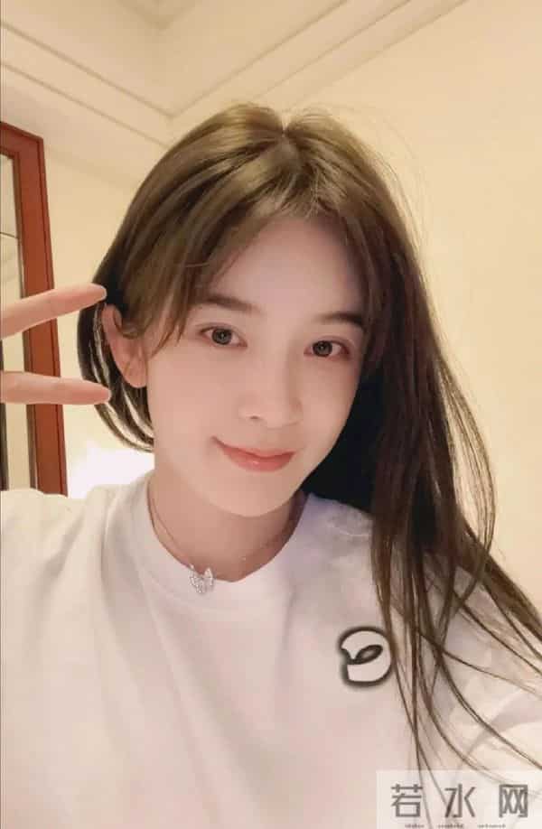 炸锅！赵樱子直播脱口而出：一线男友姓张，00后顶流，片酬2000万