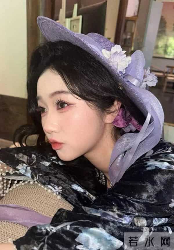 岳雨婷首次红毯太拼了！泡澡排汗敷三次面膜，网友：难怪那么美！