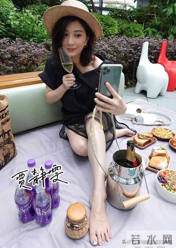 贾静雯的气质和美足，特别喜欢他演的赵敏