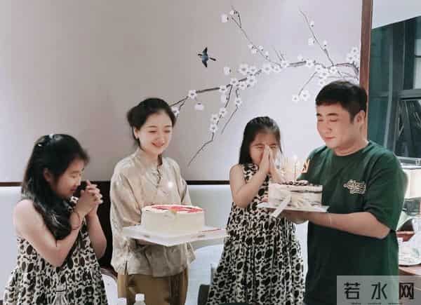 乔杉妻子晒三胎正脸照，公开儿子大名，一儿两女没一个长得像妈妈