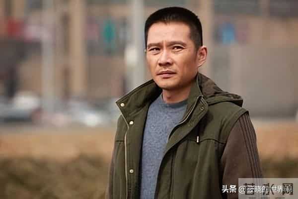 戏红人不红,明明自己很帅却娶“丑女”为妻,恩爱24年他到底图啥