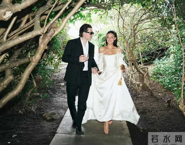 50岁贝克汉姆带妻儿领勋章,14岁小七好漂亮,布鲁克林依旧没露面