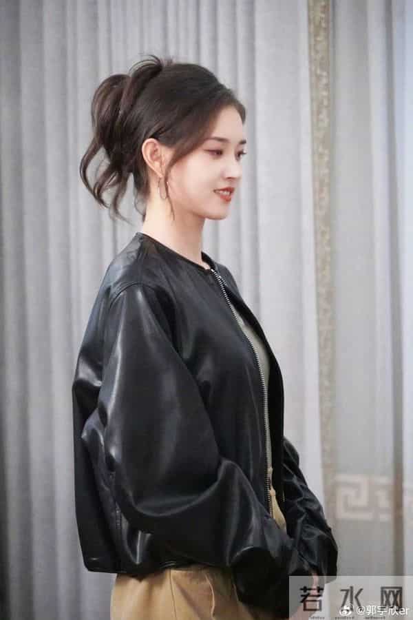 终于理解为什么叫她“短剧颜值天花板”了!温婉大方,素颜超级美