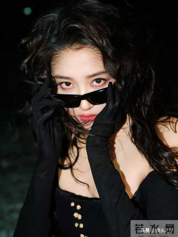 关晓彤：这是开始走性感路线了吗？