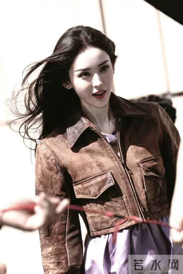 娜扎短款小皮衣，美的不可方物