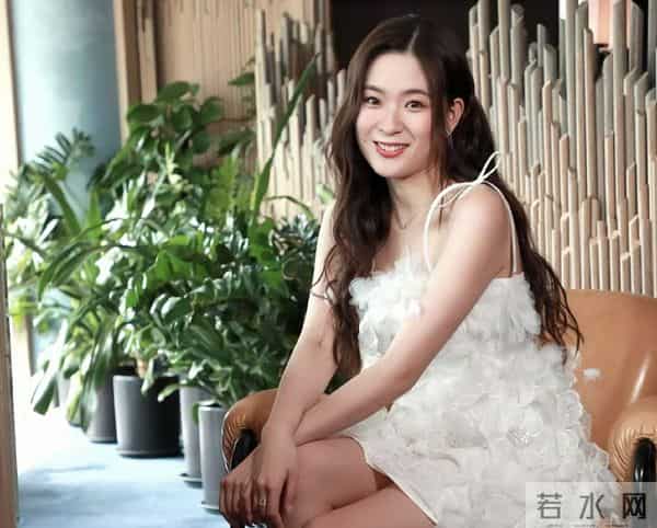 TVB选秀女主持翻车,高层力捧遇差评风暴,绯闻八卦救得了收视率