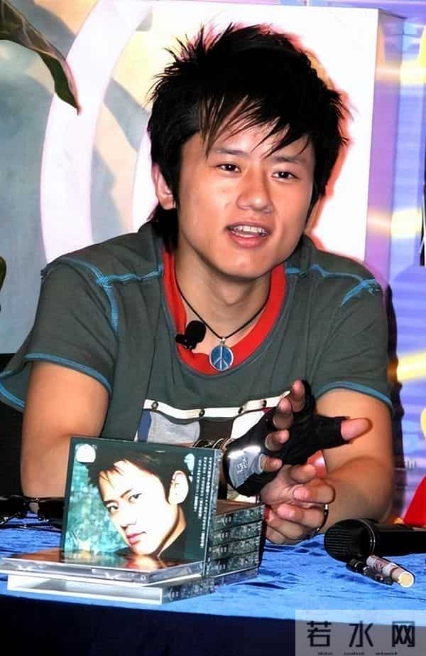 央媒点名,42岁的张杰高调官宣喜讯,这次他狠狠为谢娜争了口气