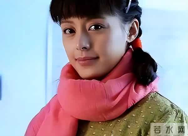 她是胡歌深爱、刘烨难忘的女人，受央视力捧多年，至今都没能走红