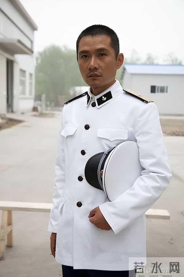 戏红人不红,明明自己很帅却娶“丑女”为妻,恩爱24年他到底图啥