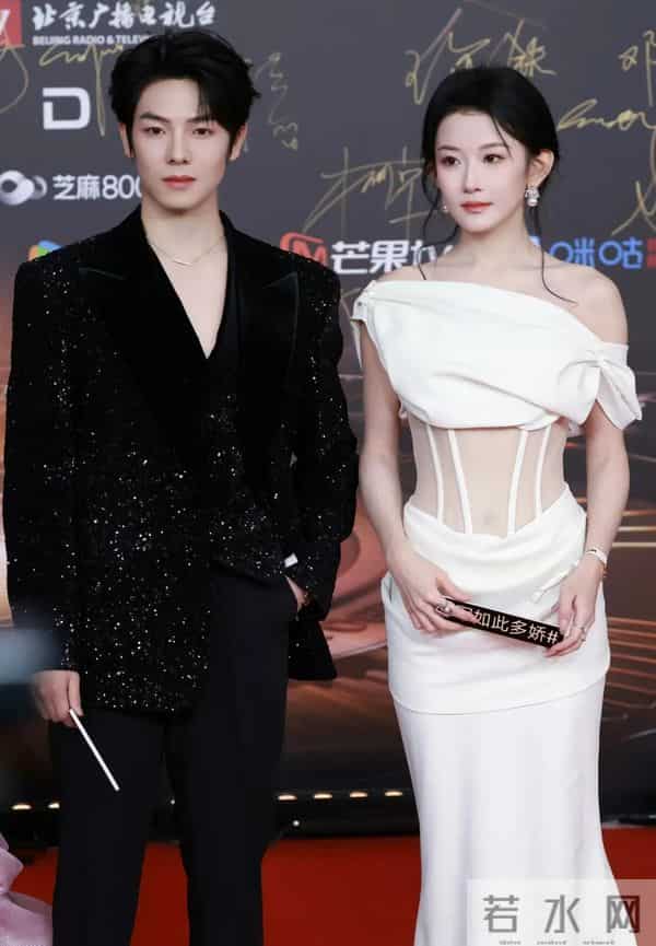 短剧顶流走内娱的红毯确定不是自取其辱吗 被内娱顶流秒的渣都不剩