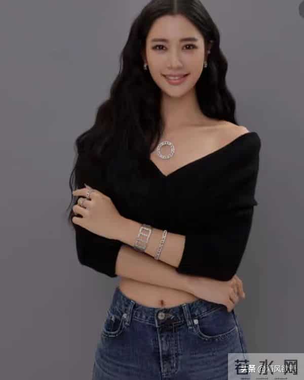 亚洲第一美女克拉拉离婚，前夫放着人间尤物不珍惜，背后真相曝光