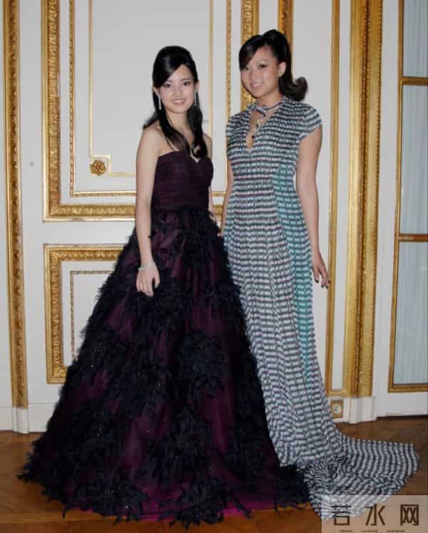 陈可辛吴君如19岁女儿参加巴黎名媛舞会，张艺谋女儿等人也参加过