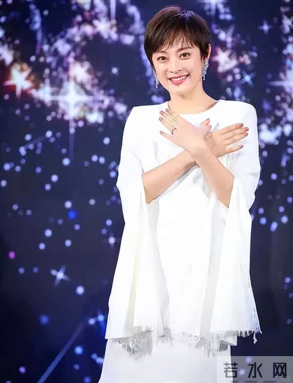 43岁孙俪现状曝光，张艺谋没说错，不合群的她早已走上另一条大道