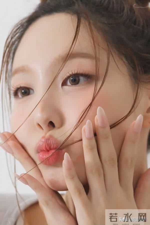 娜年今日——林娜琏时尚写真大图