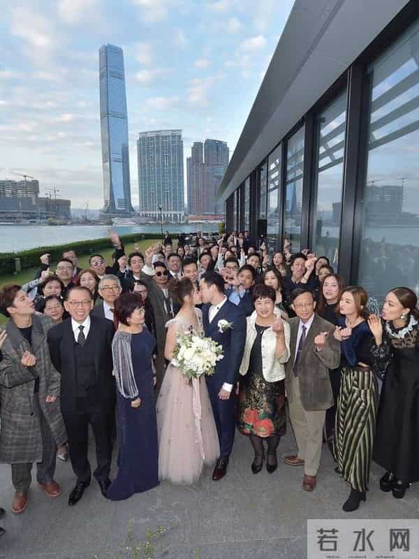 曝阿娇前夫三度离婚，两人取关女方删光合照，网友替阿娇不值！