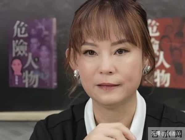 一天两大瓜,向太直播开怼王家卫,一代宗师骨灰被盗,个个离谱