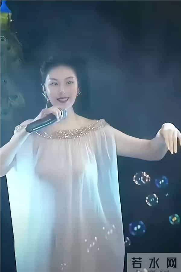 我类天爷来，现在看演唱会都是这种搭配啊！