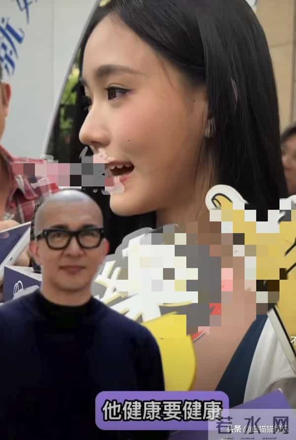 具俊晔还在湾湾，每周都去小s家吃饭。小s二女儿称大家会给他夹肉