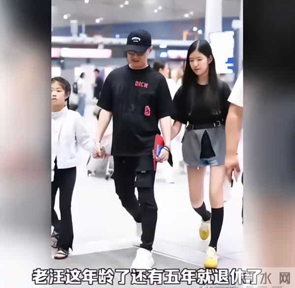 汪峰演唱会翻车被群嘲,葛荟婕:只往女人身上使劲,唱不上去正常