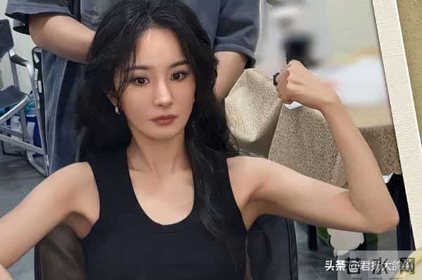 杨幂的腿，倪妮的臀，宋轶的腰，85花的好身材终于藏不住了