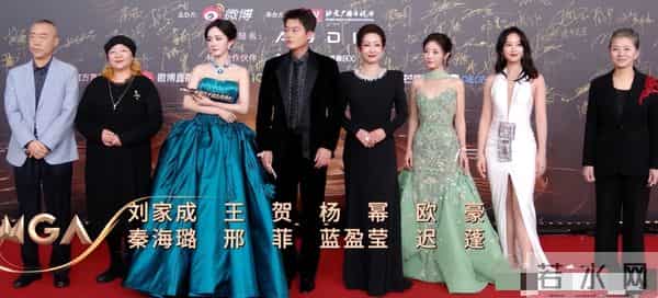 微博视界大会:杨幂丰满有料,关晓彤珠圆玉润,蒋欣美一大跳